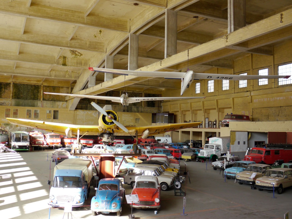 Halle 2 - Zivile Fahrzeuge