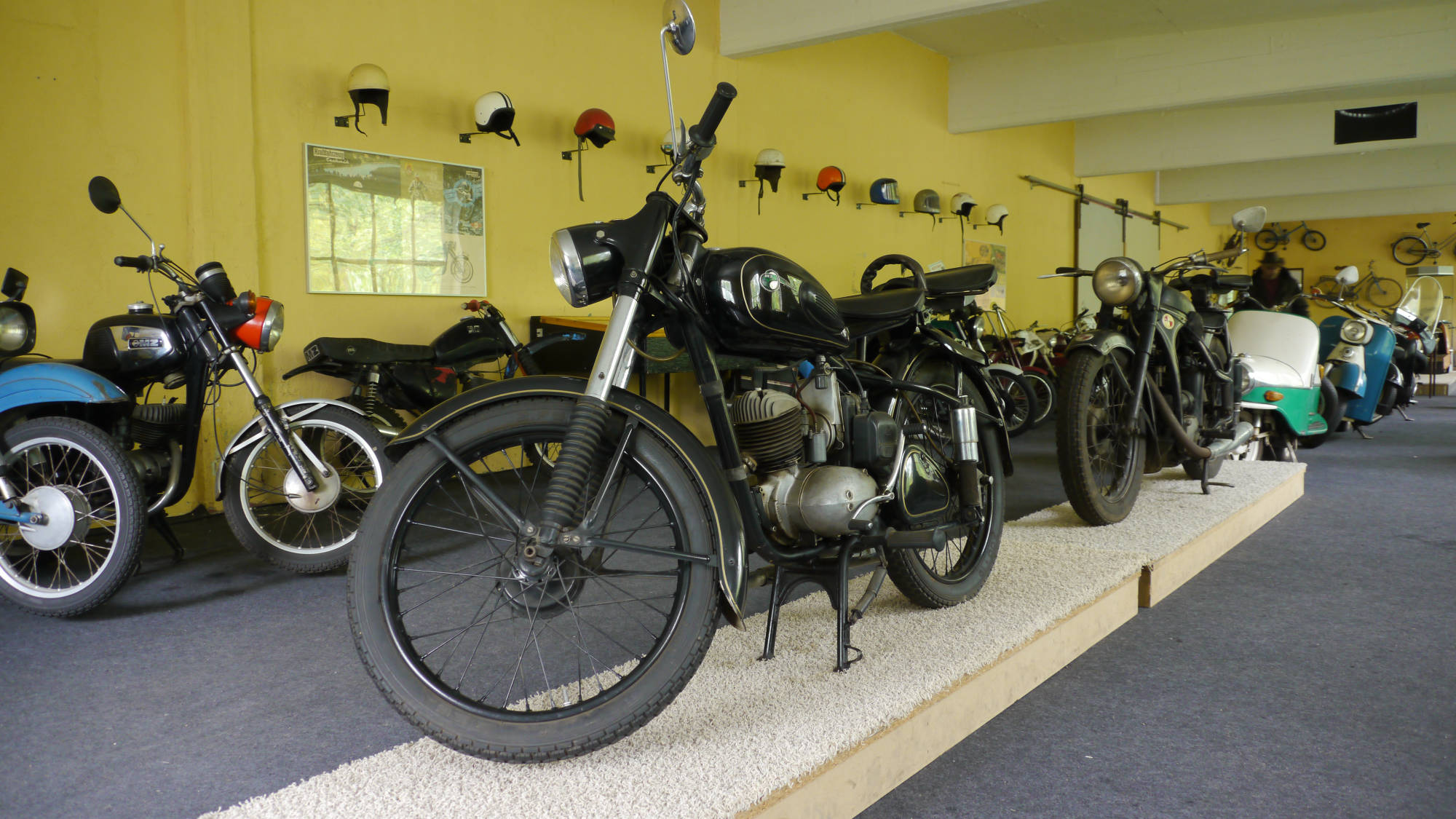 Blick in die Motorradausstellung